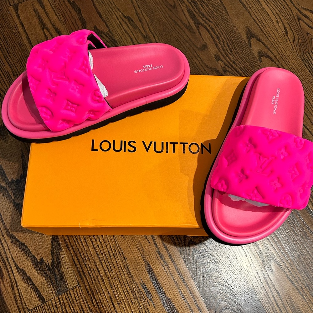 Louis Vuitton Pool Pillow Flat Comfort Mule (NEW)